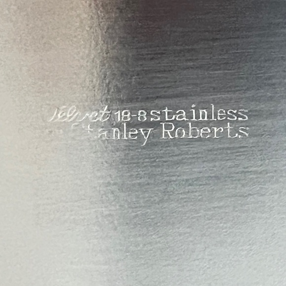 Vintage Stanley Roberts ‘Burgundy’ Velvet Stainless Gravy Boat w/ Attached Tray - Picture 6 of 10